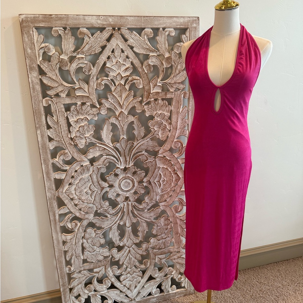 Barbie-Inspired Hot Pink Halter Dress – Sultry & Chic